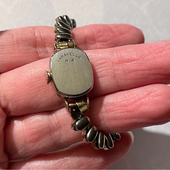 Caravelle N. 4 watch children’s girls size - Picture 3 of 5